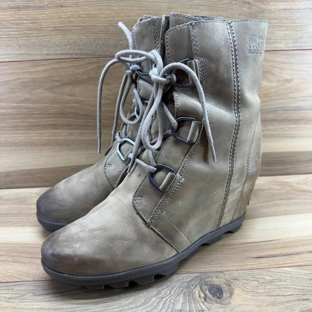 Sorel Joan Of‎ Arctic Wedge Boots 9 Beige Leather Waterproof Modern Minimalist